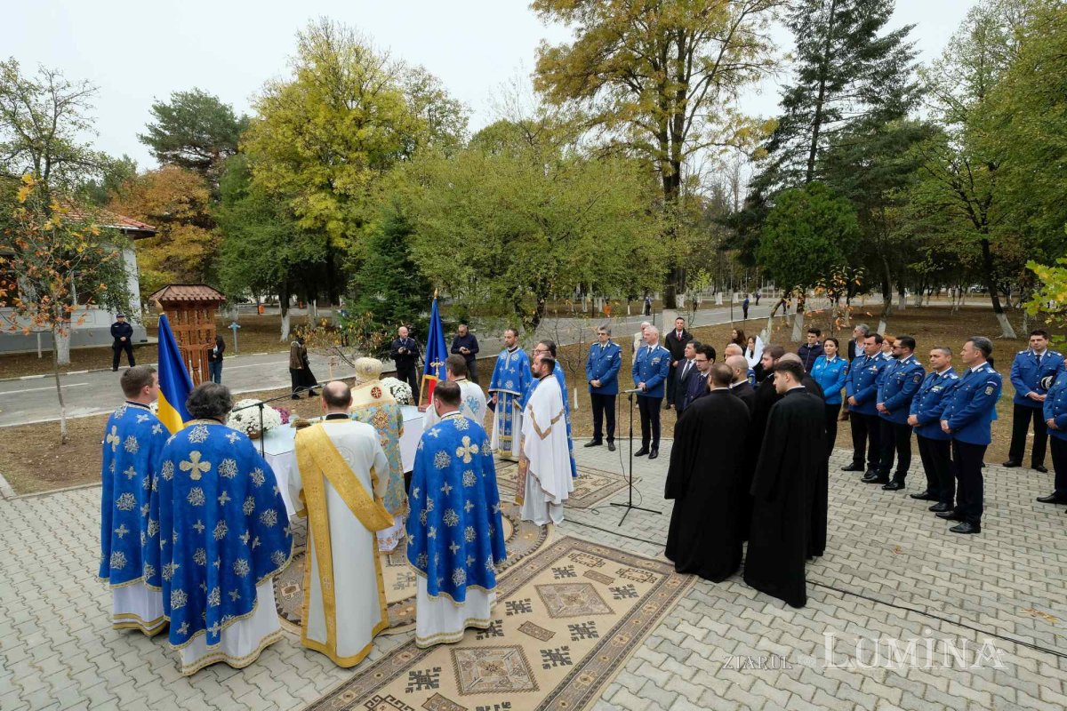 Jandarmii bucureșteni și-au sărbătorit ocrotitorii cerești 276101
