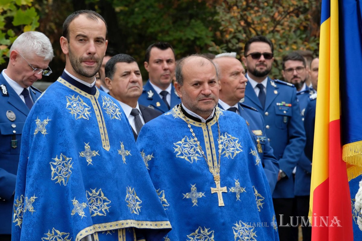 Jandarmii bucureșteni și-au sărbătorit ocrotitorii cerești 276103