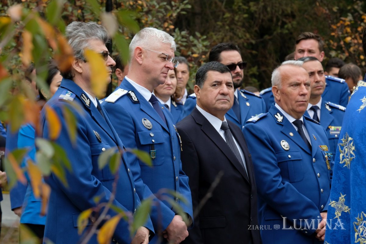 Jandarmii bucureșteni și-au sărbătorit ocrotitorii cerești 276106