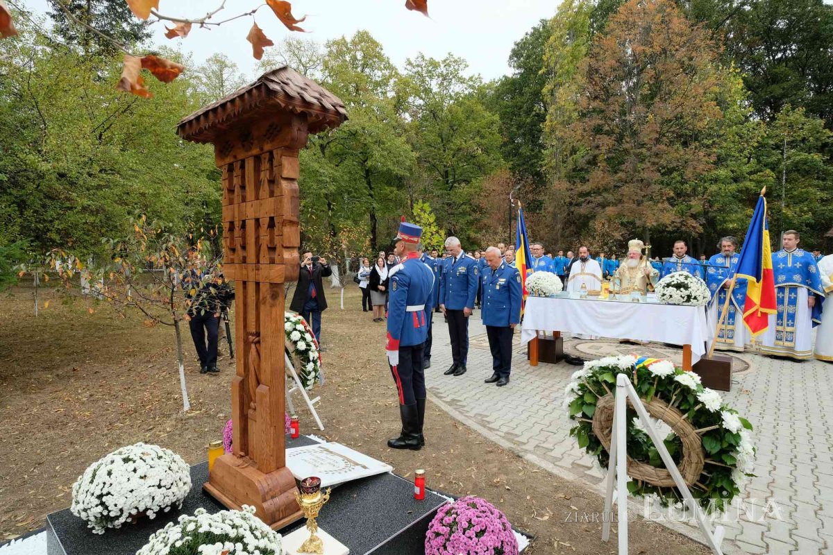 Jandarmii bucureșteni și-au sărbătorit ocrotitorii cerești 276110