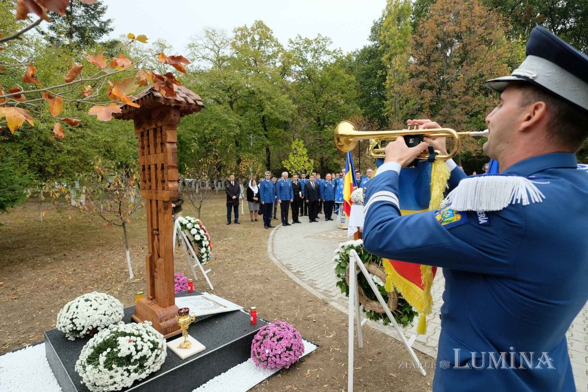 Jandarmii bucureșteni și-au sărbătorit ocrotitorii cerești 276111