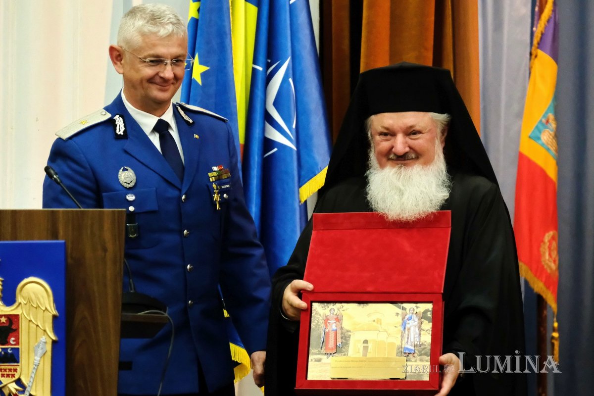 Jandarmii bucureșteni și-au sărbătorit ocrotitorii cerești 276121