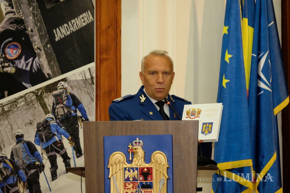 Jandarmii bucureșteni și-au sărbătorit ocrotitorii cerești 276122