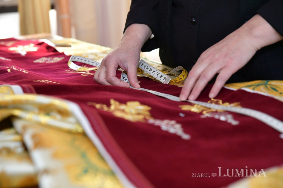 Rugăciunea și lucrul se împletesc armonios în atelierele Mănăstirii Pasărea 275800