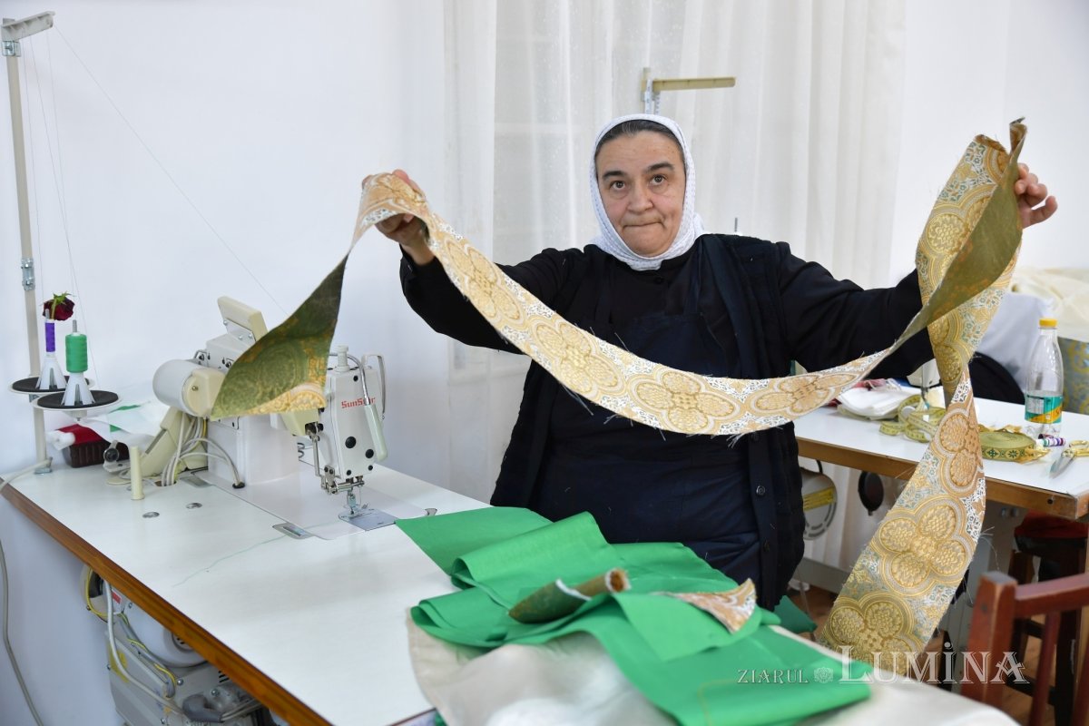 Rugăciunea și lucrul se împletesc armonios în atelierele Mănăstirii Pasărea 275829