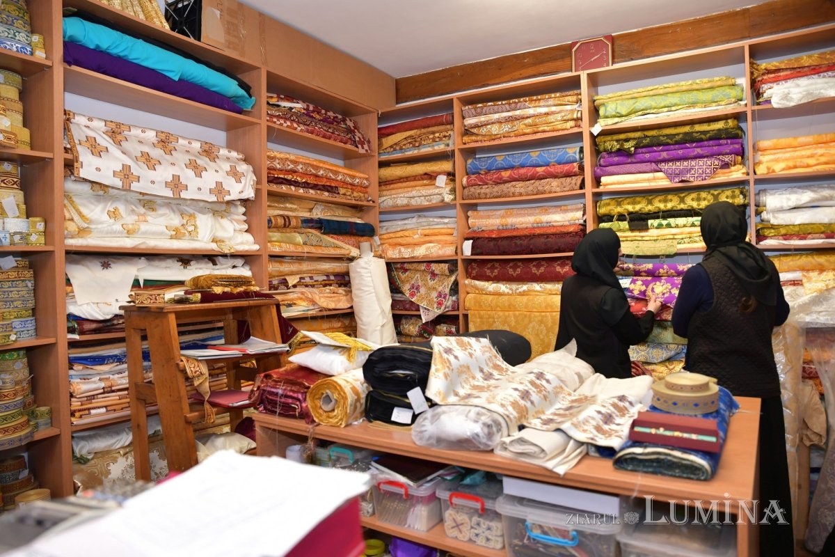 Rugăciunea și lucrul se împletesc armonios în atelierele Mănăstirii Pasărea 275867