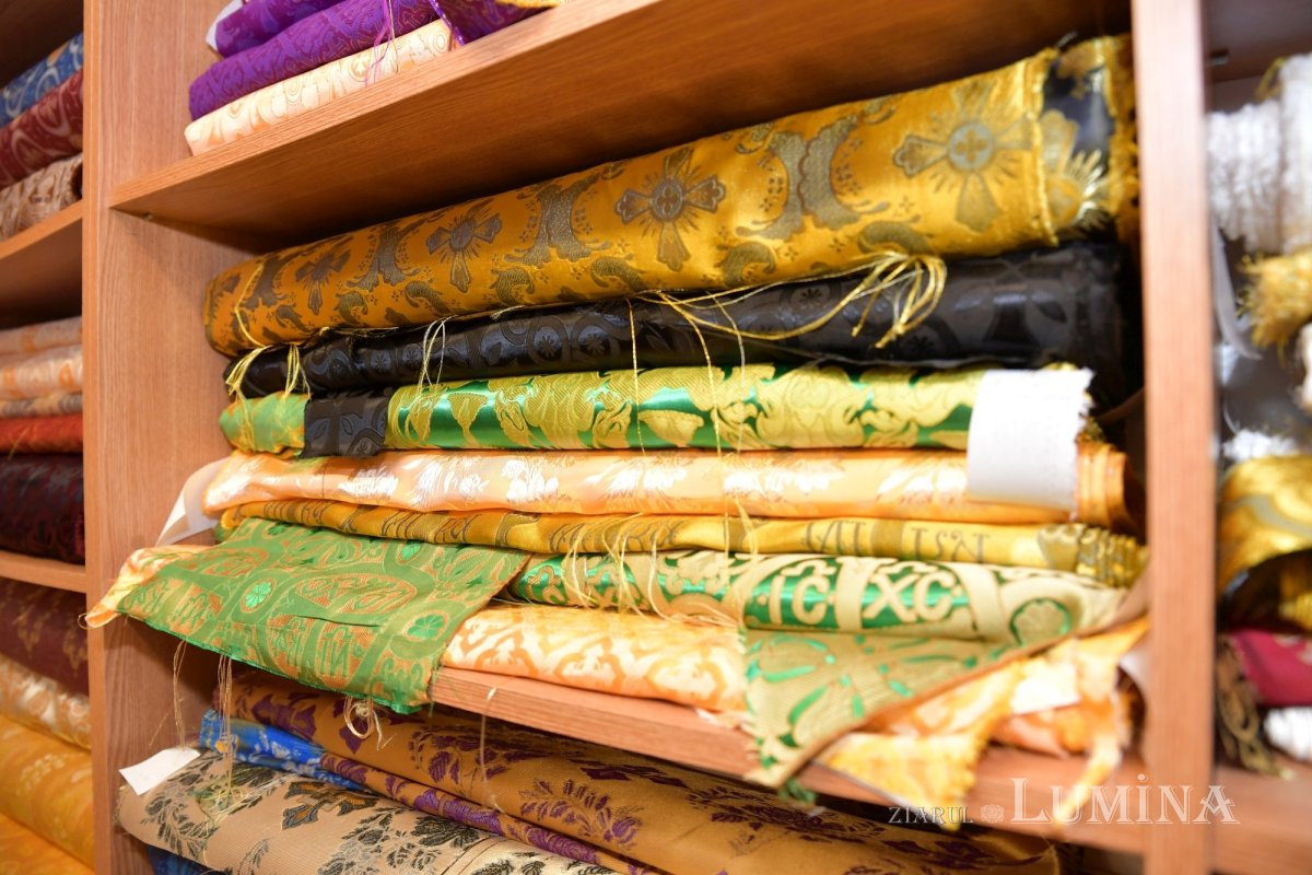 Rugăciunea și lucrul se împletesc armonios în atelierele Mănăstirii Pasărea 275869