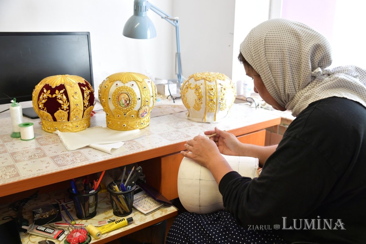 Rugăciunea și lucrul se împletesc armonios în atelierele Mănăstirii Pasărea 275888