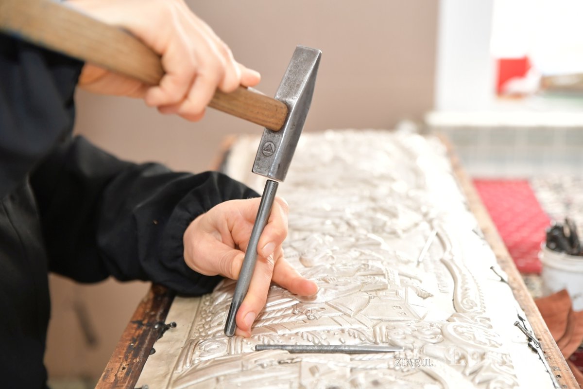 Rugăciunea și lucrul se împletesc armonios în atelierele Mănăstirii Pasărea 275900