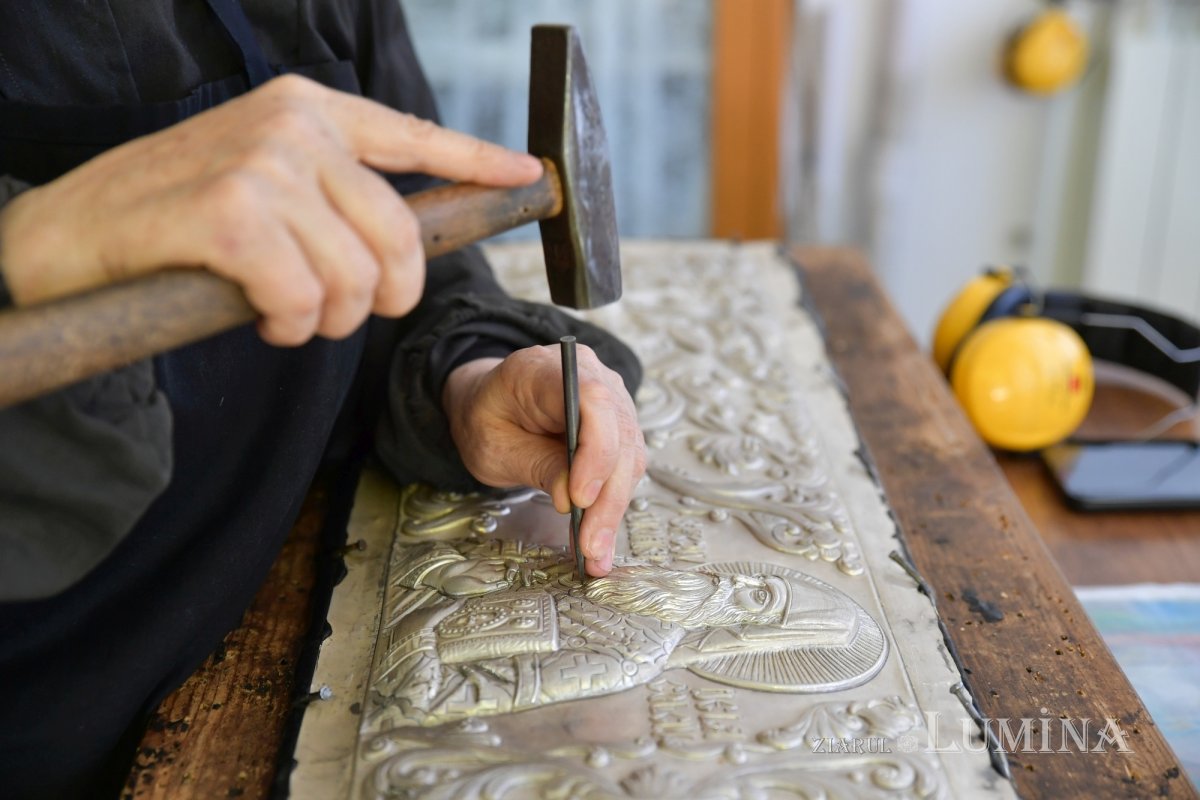 Rugăciunea și lucrul se împletesc armonios în atelierele Mănăstirii Pasărea 275916