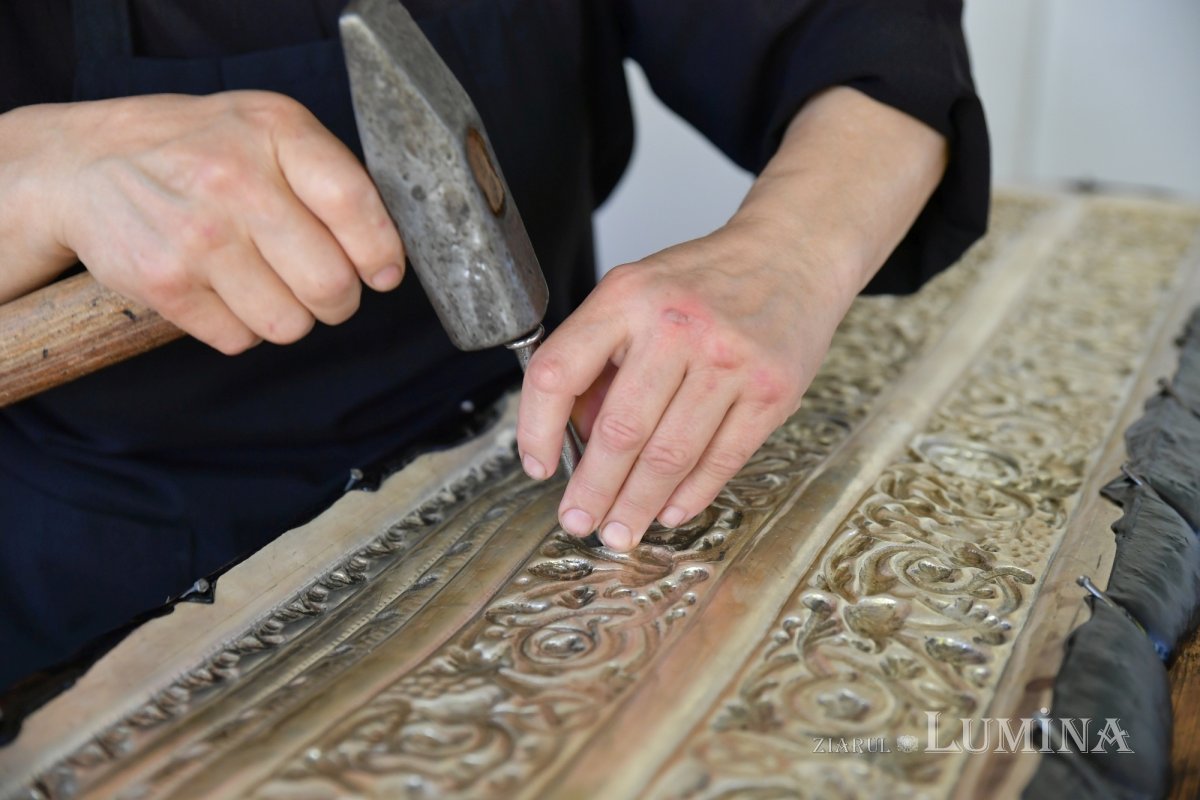 Rugăciunea și lucrul se împletesc armonios în atelierele Mănăstirii Pasărea 275920