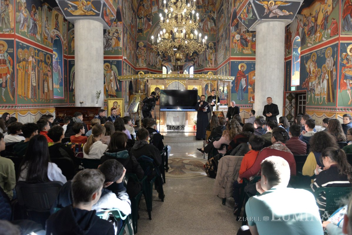 Dezbatere de succes despre prevenția consumului de droguri la o parohie bucureșteană 276479