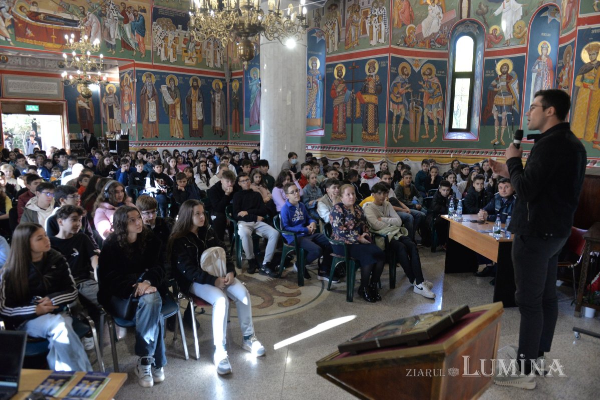 Dezbatere de succes despre prevenția consumului de droguri la o parohie bucureșteană 276486