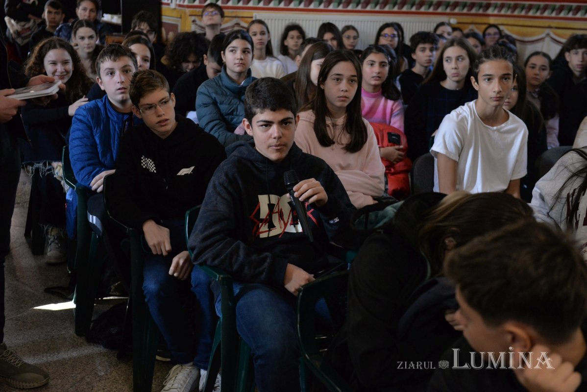 Dezbatere de succes despre prevenția consumului de droguri la o parohie bucureșteană 276489