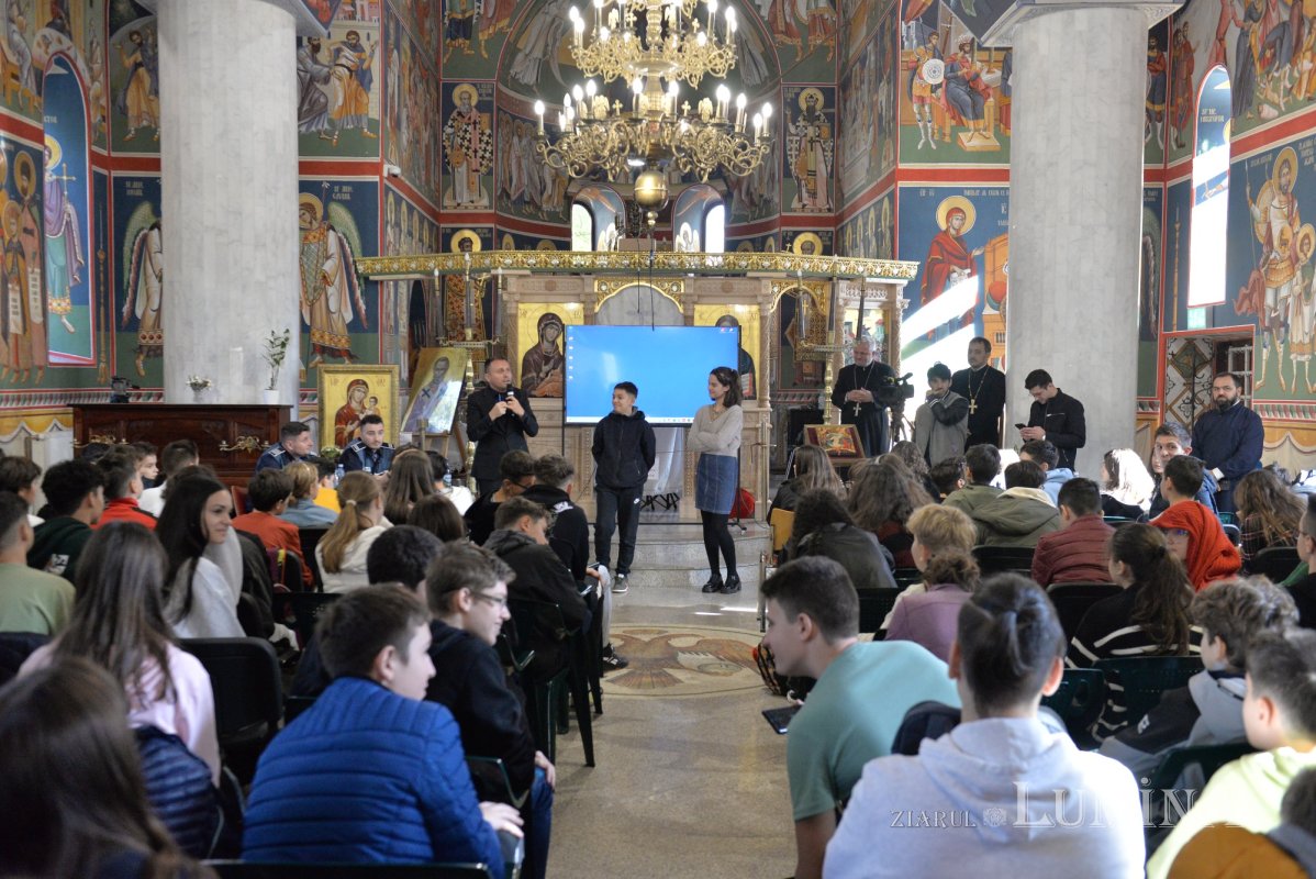 Dezbatere de succes despre prevenția consumului de droguri la o parohie bucureșteană 276490