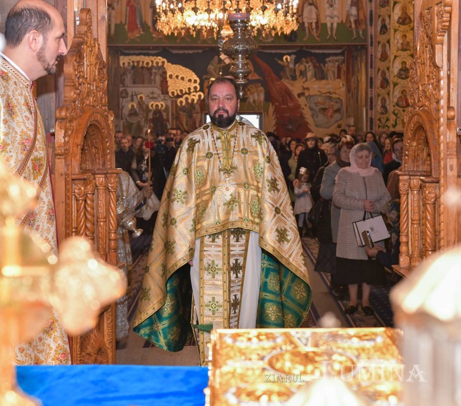 Înnoire și binecuvântare la hramul Parohiei „Șerban Vodă” din București 277147