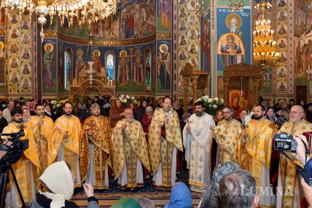 Înnoire și binecuvântare la hramul Parohiei „Șerban Vodă” din București 277150