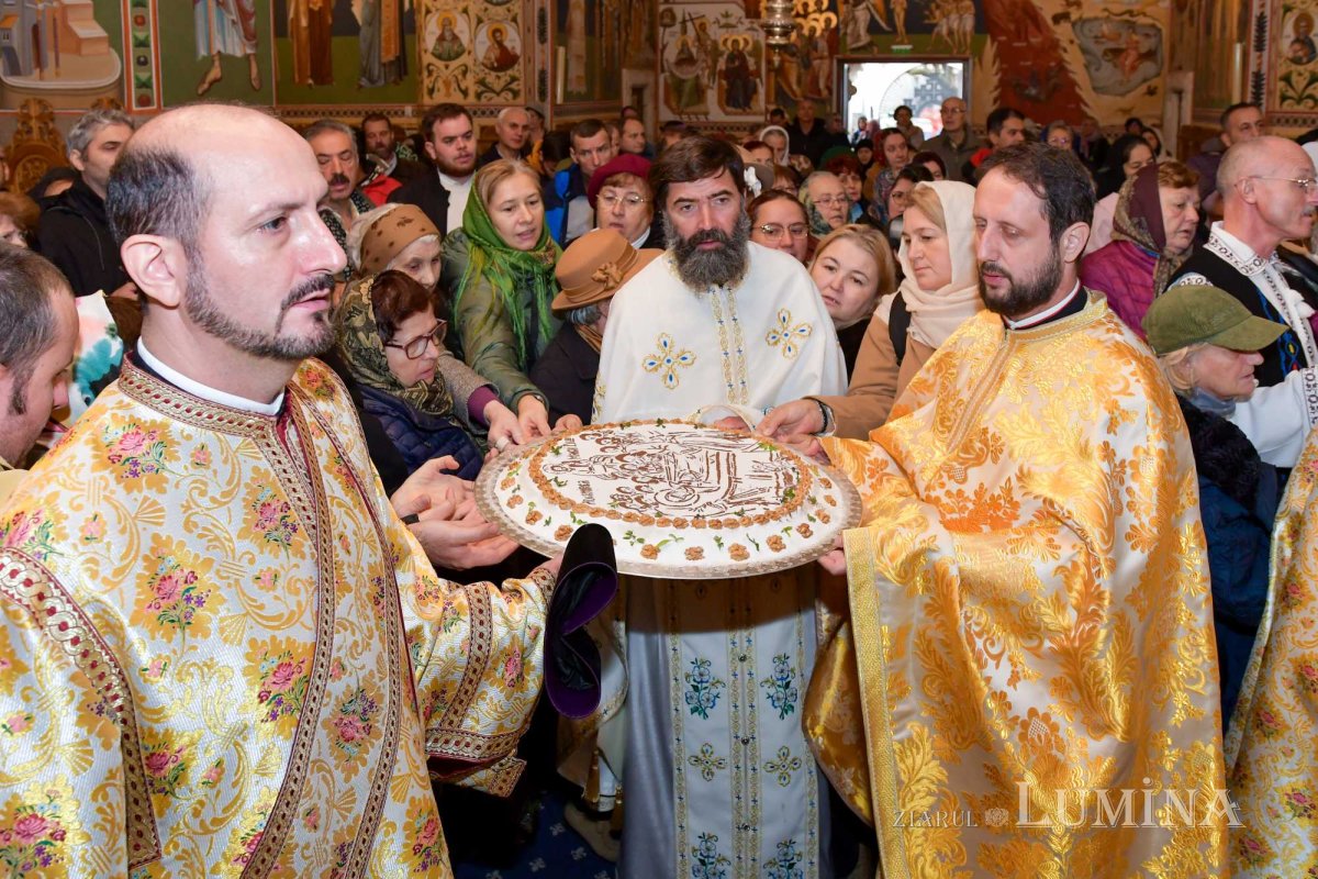 Înnoire și binecuvântare la hramul Parohiei „Șerban Vodă” din București 277158