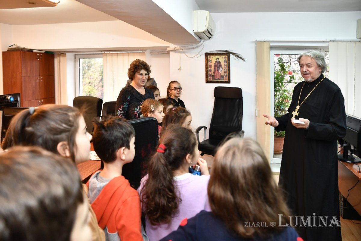 „Școala altfel” în redacția „Ziarului Lumina” 277796