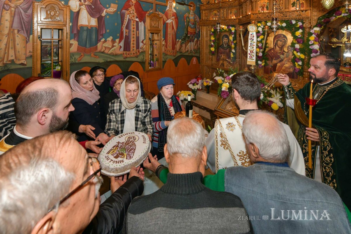 Cinstirea Sfântului Antonie de la Iezerul Vâlcii în biserica sa din Capitală 277998
