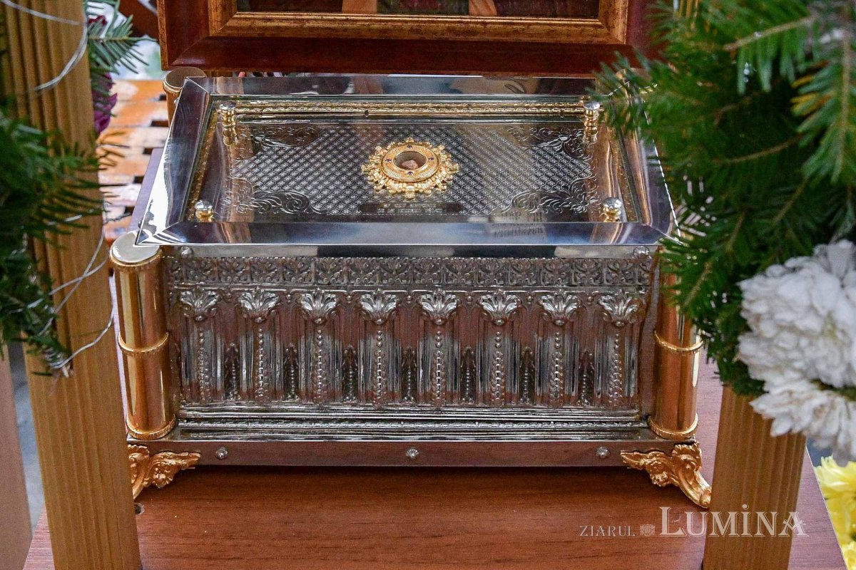 Cinstirea Sfântului Antonie de la Iezerul Vâlcii în biserica sa din Capitală 278008