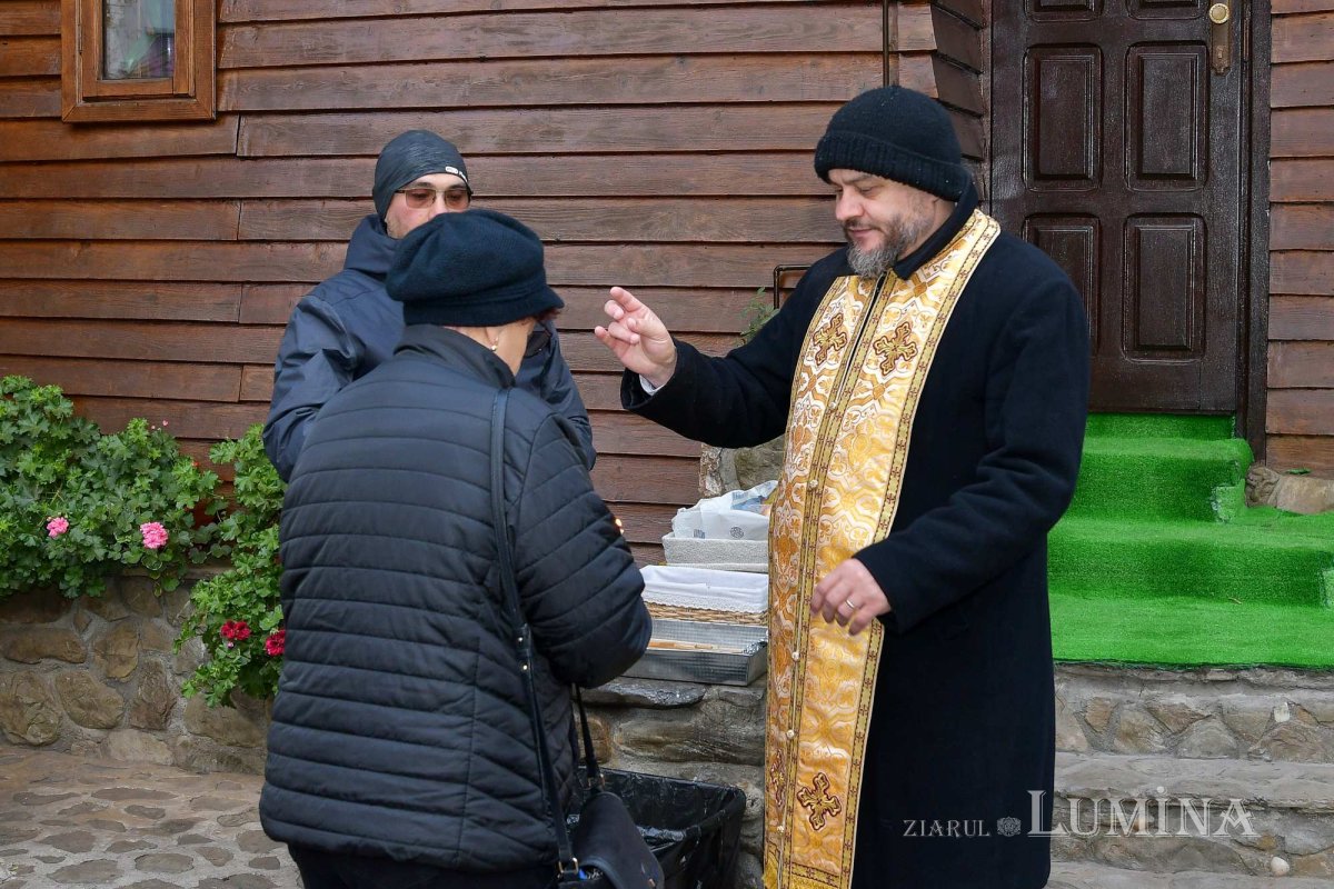 Cinstirea Sfântului Antonie de la Iezerul Vâlcii în biserica sa din Capitală 278009