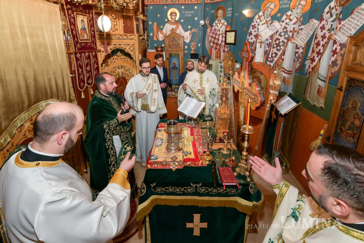Cinstirea Sfântului Antonie de la Iezerul Vâlcii în biserica sa din Capitală 278027