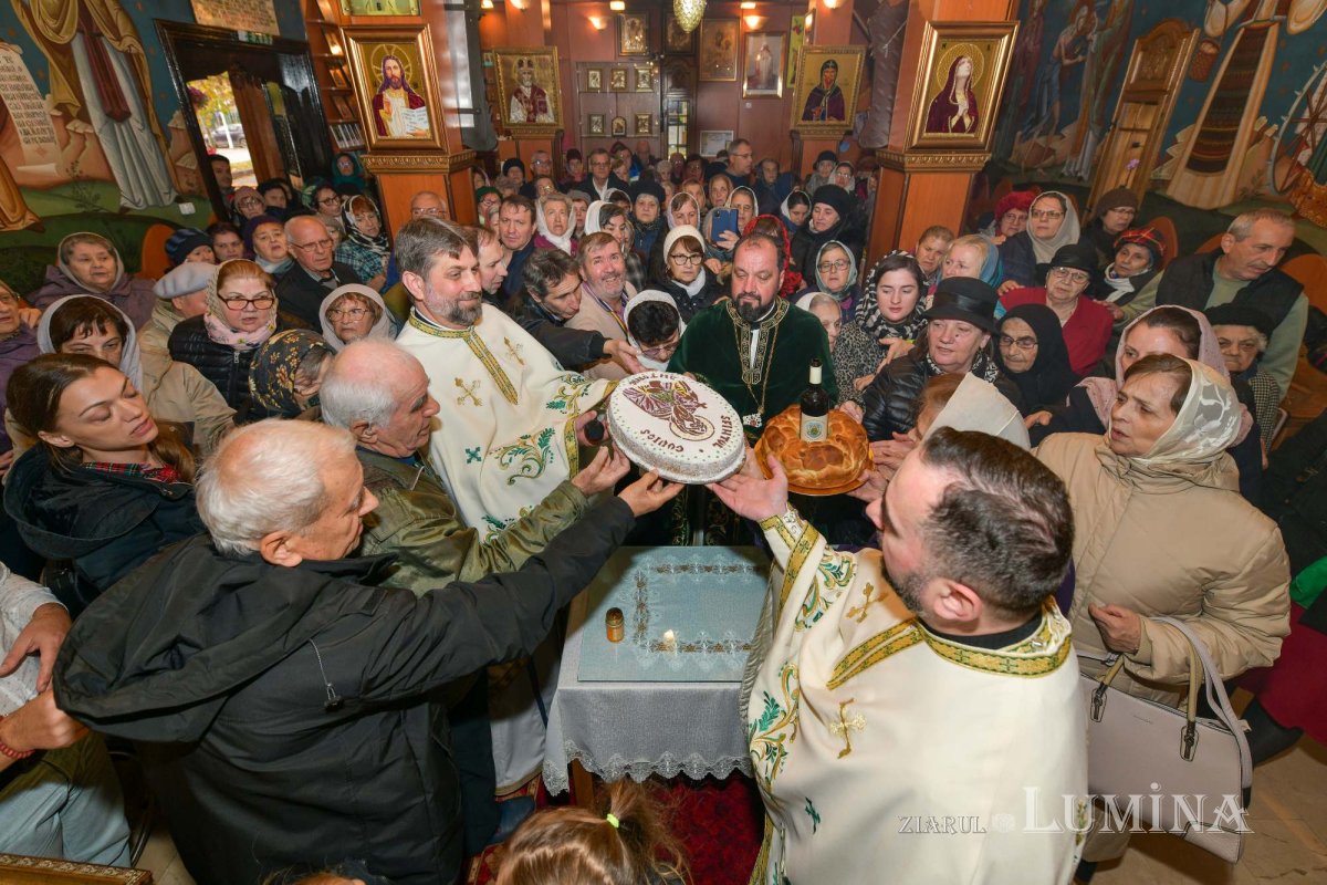 Cinstirea Sfântului Antonie de la Iezerul Vâlcii în biserica sa din Capitală 278037