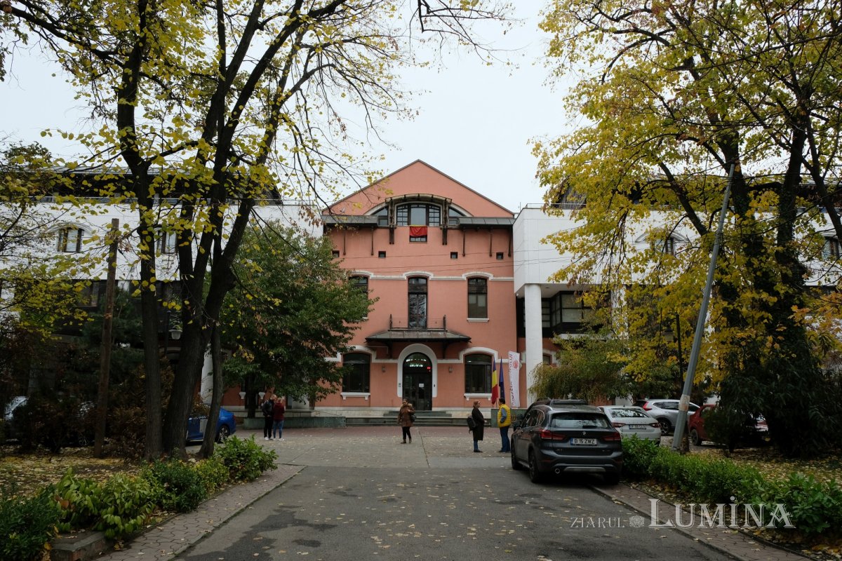 Expoziția „Icoana ortodoxă - lumina credinței” la Muzeul Satului din București 278110