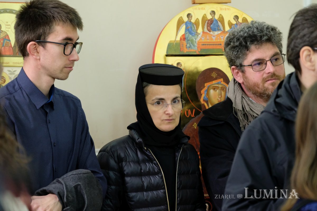 Expoziția „Icoana ortodoxă - lumina credinței” la Muzeul Satului din București 278125