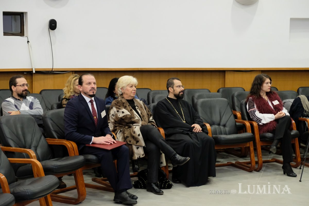 Expoziția „Icoana ortodoxă - lumina credinței” la Muzeul Satului din București 278129