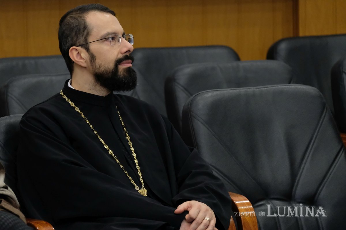 Expoziția „Icoana ortodoxă - lumina credinței” la Muzeul Satului din București 278132