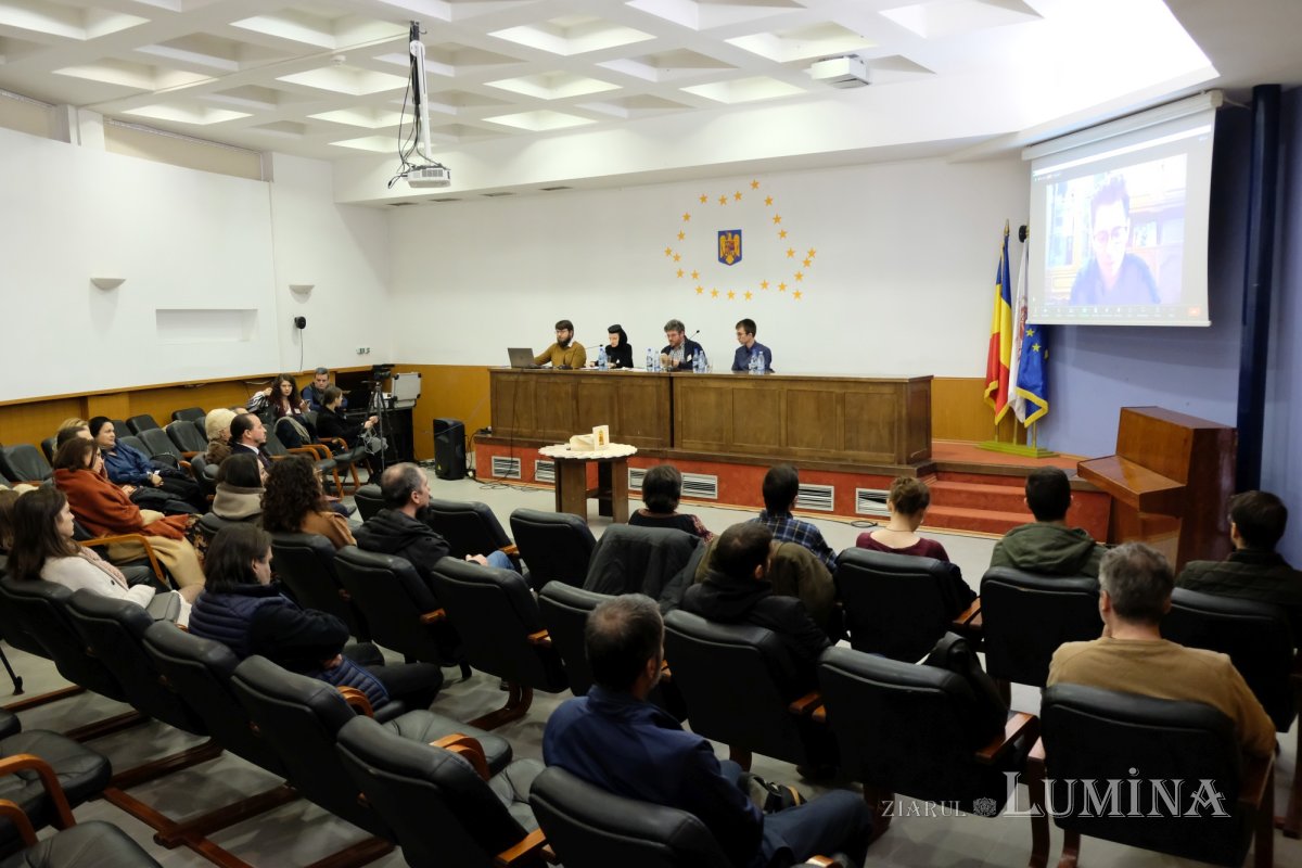 Expoziția „Icoana ortodoxă - lumina credinței” la Muzeul Satului din București 278136