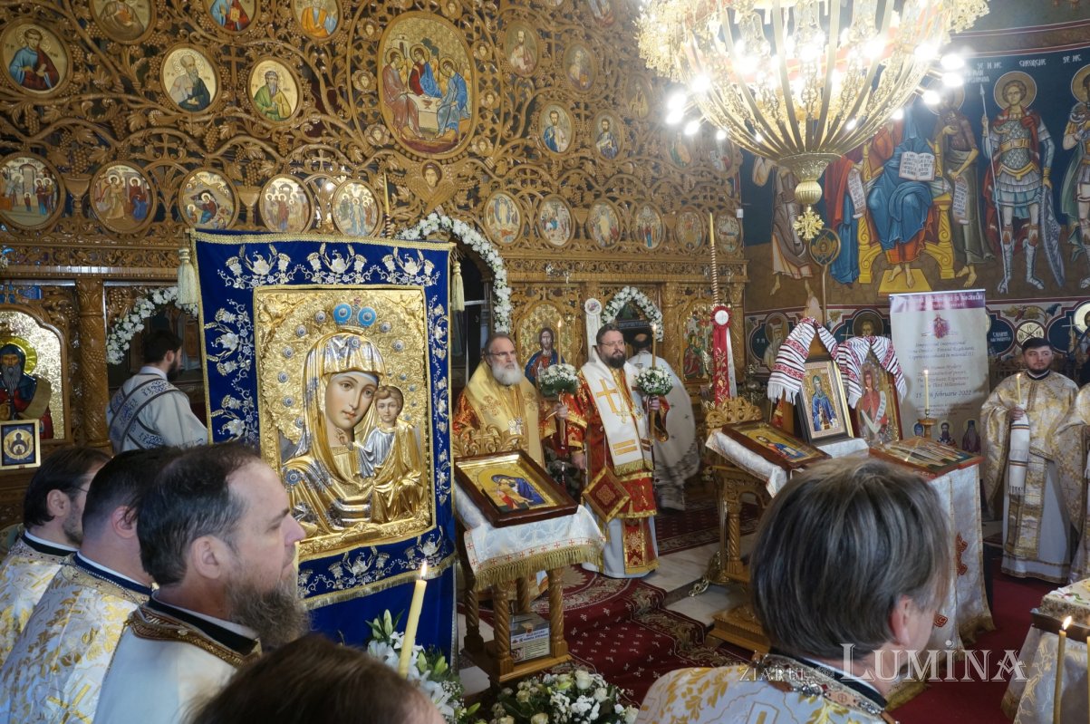 Liturghie arhierească la Parohia Mănăstirea Cașin II 278226