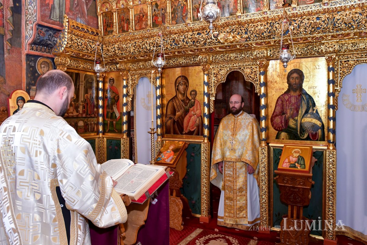 Cinstire adusă Ocrotitorului României la Paraclisul Reședinței Patriarhale 278888