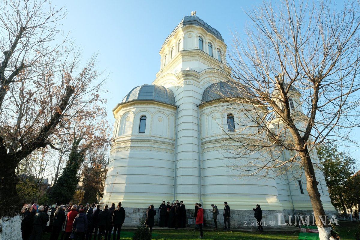 Înnoire la Biserica „Sfântul Nicolae”-Vlădica din Capitală 278951