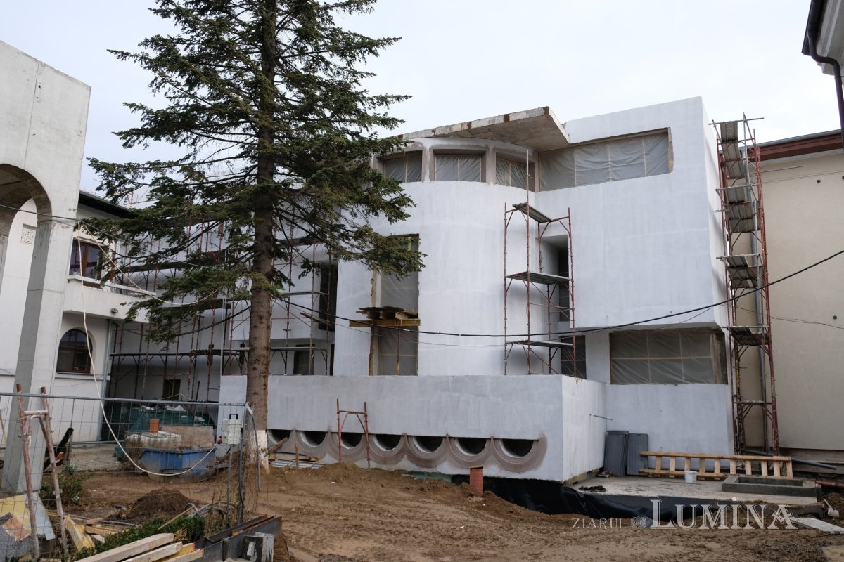 Moaștele Sfântului Pantelimon la Centrul de recuperare al Parohiei Mavrogheni 279243