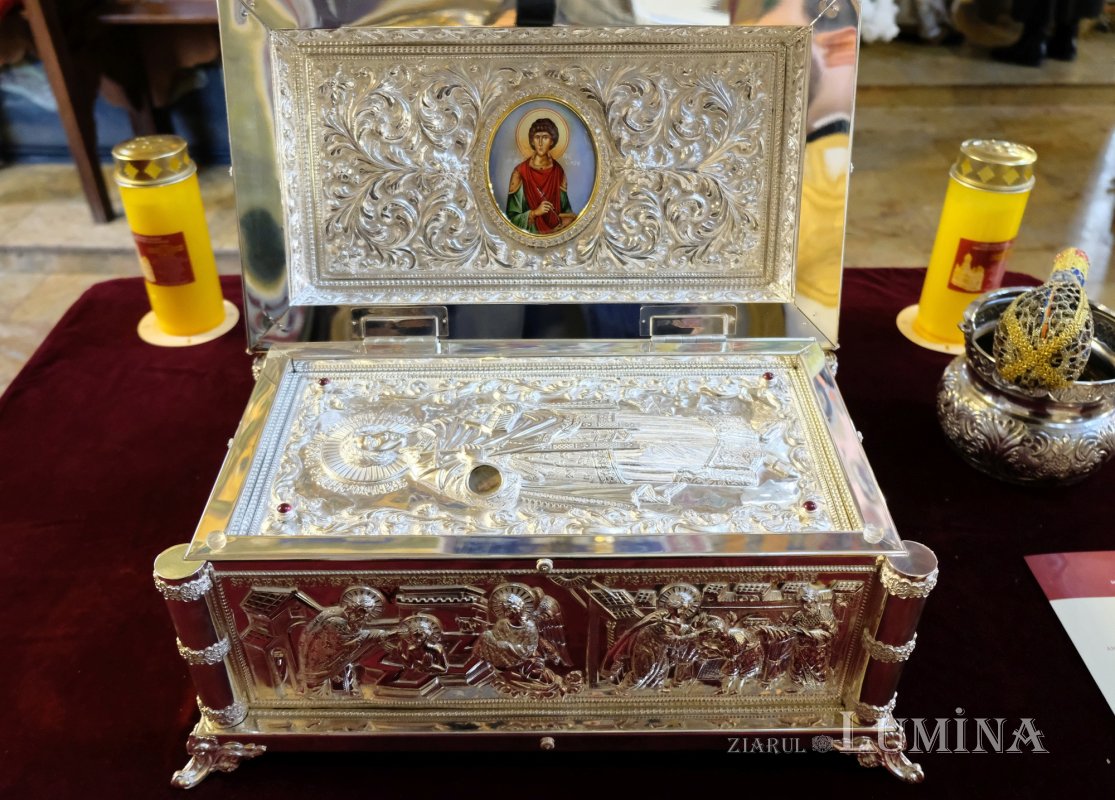 Moaștele Sfântului Pantelimon la Centrul de recuperare al Parohiei Mavrogheni 279246