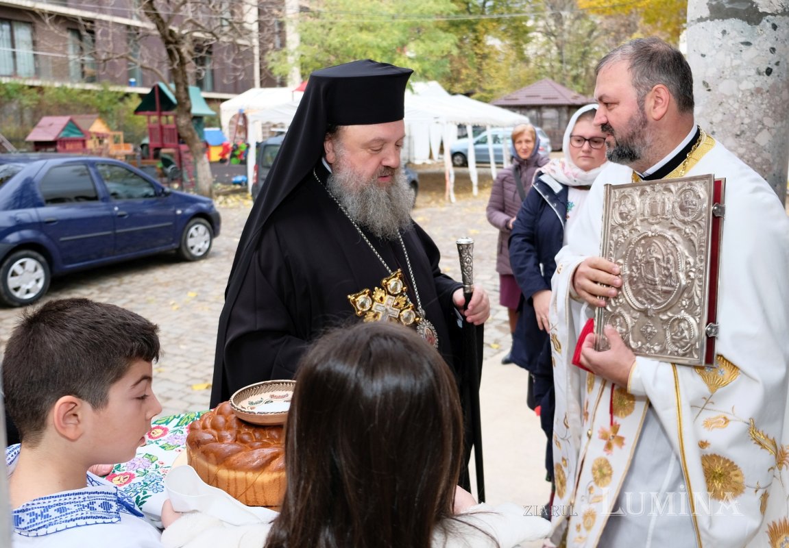 Moaștele Sfântului Pantelimon la Centrul de recuperare al Parohiei Mavrogheni 279249