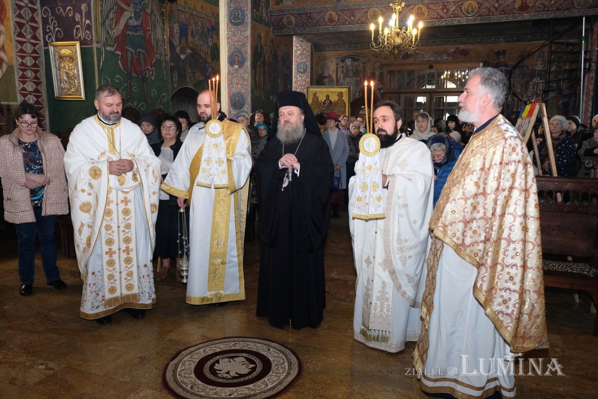 Moaștele Sfântului Pantelimon la Centrul de recuperare al Parohiei Mavrogheni 279250