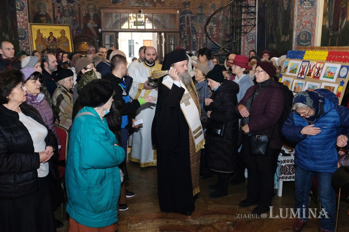 Moaștele Sfântului Pantelimon la Centrul de recuperare al Parohiei Mavrogheni 279260