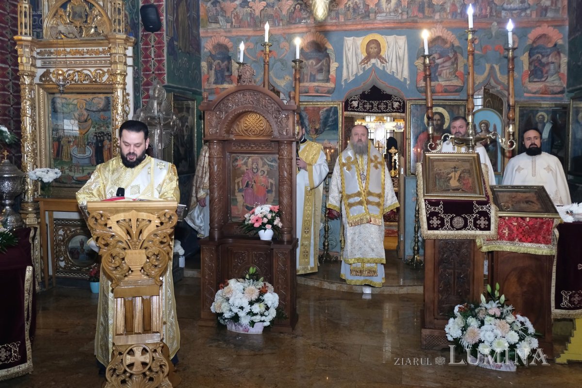 Moaștele Sfântului Pantelimon la Centrul de recuperare al Parohiei Mavrogheni 279267