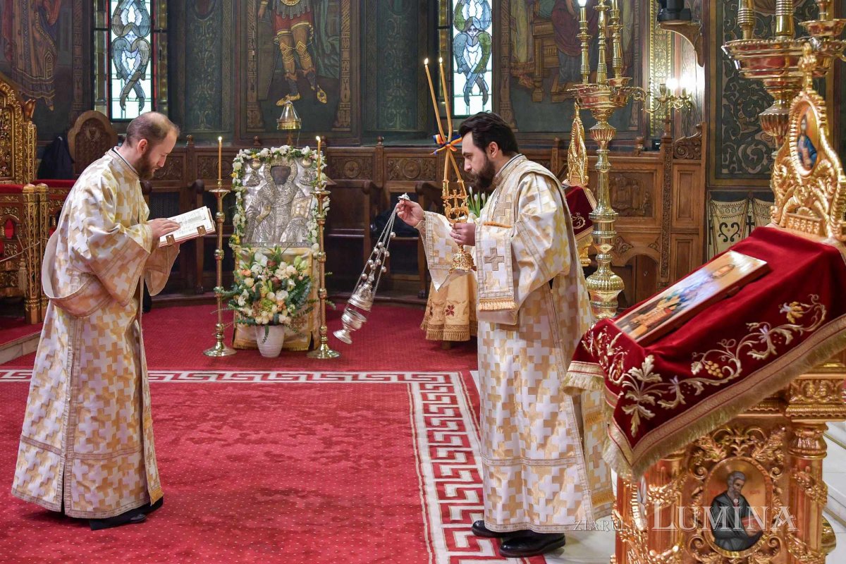 Prăznuirea Arhiepiscopului Mirei Lichiei pe Dealul Patriarhiei 279817