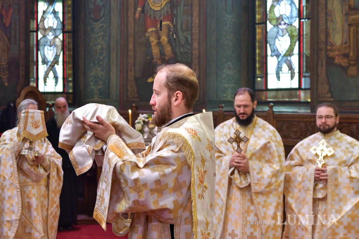 Prăznuirea Arhiepiscopului Mirei Lichiei pe Dealul Patriarhiei 279835