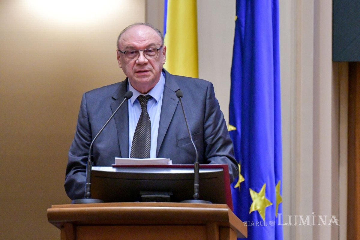 Emisiune numismatică dedicată centenarului Muzeului Militar Naţional 280018