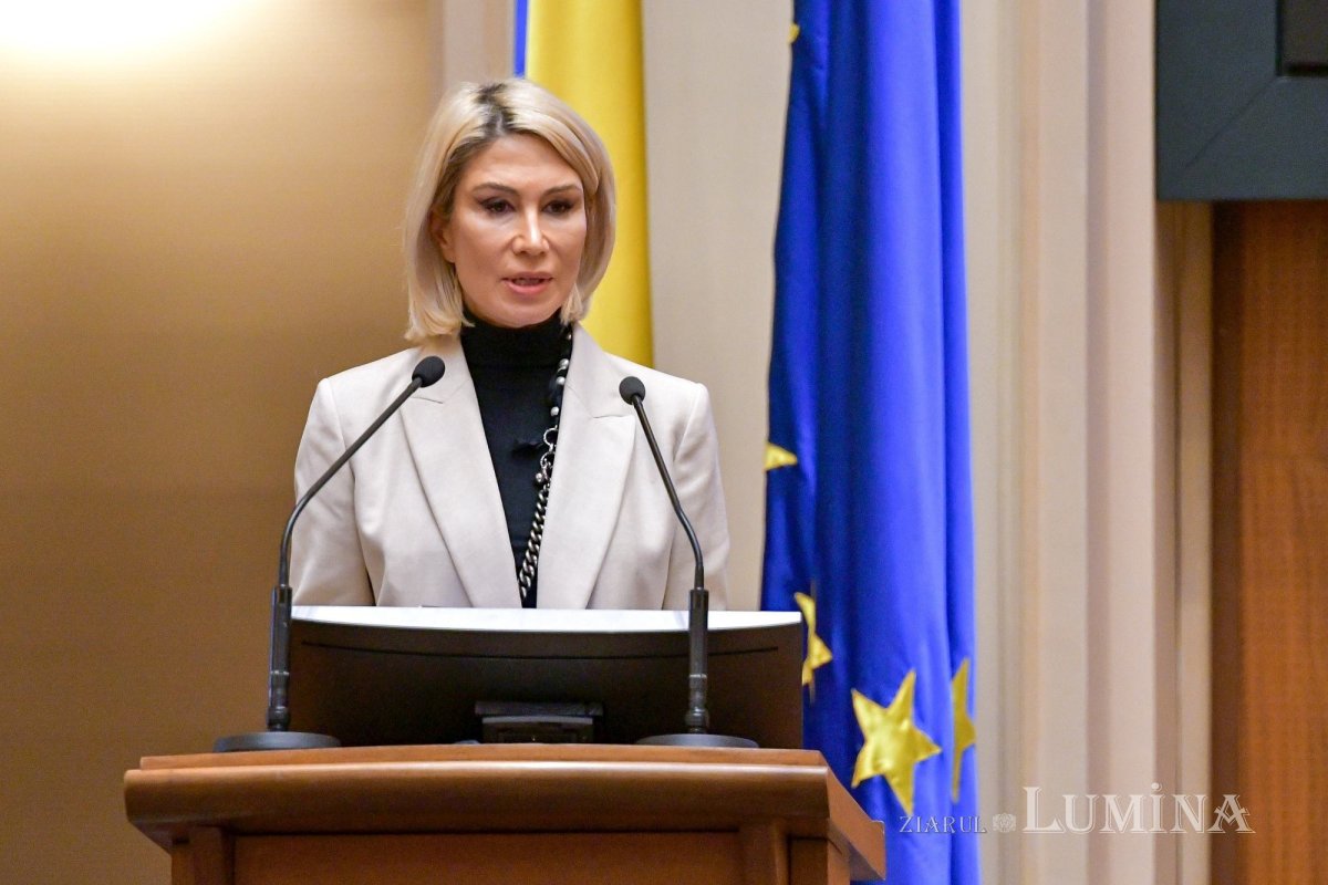 Emisiune numismatică dedicată centenarului Muzeului Militar Naţional 280019