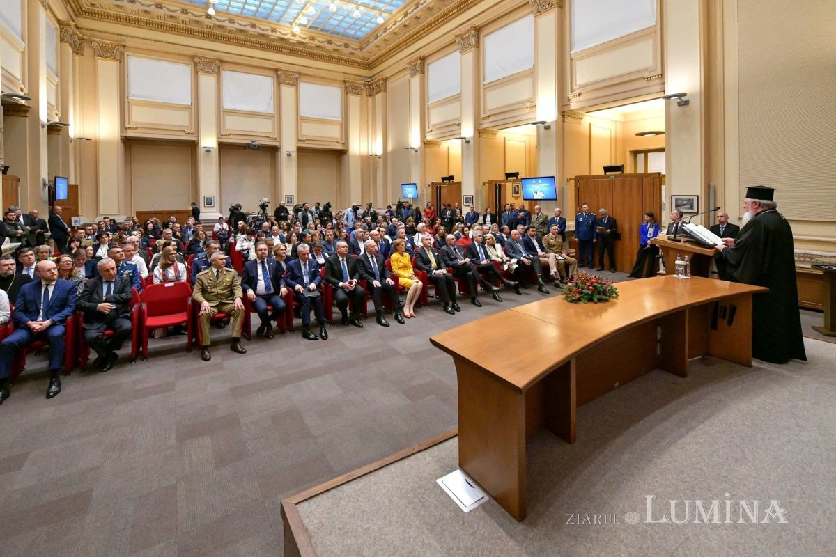 Emisiune numismatică dedicată centenarului Muzeului Militar Naţional 280029