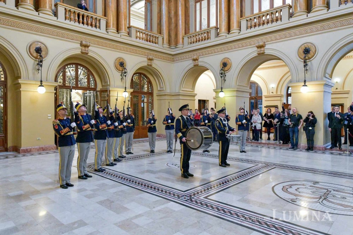 Emisiune numismatică dedicată centenarului Muzeului Militar Naţional 280038