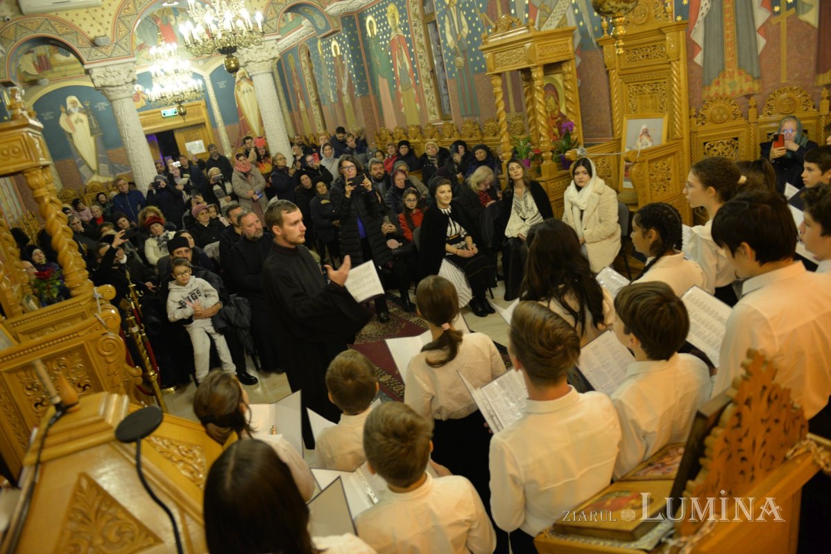 Nașterea Domnului vestită prin colind la Biserica Mărcuța 280248