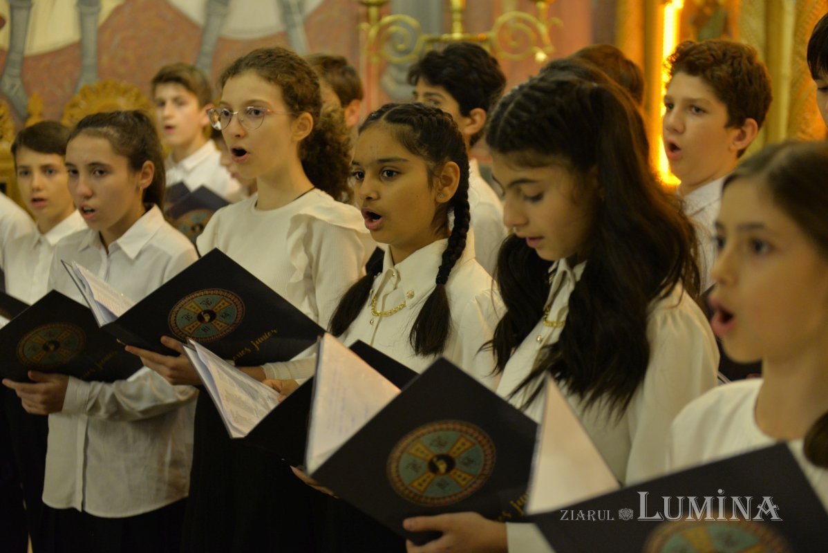 Nașterea Domnului vestită prin colind la Biserica Mărcuța 280249